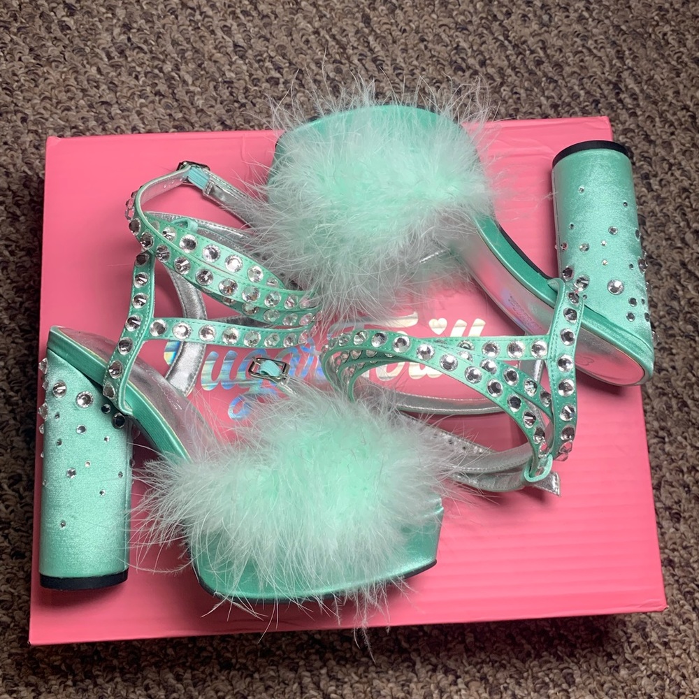 NWT | Sugar Thrillz fluffy boudoir heels mint green WMNS6
